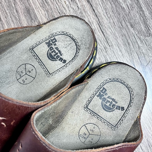 Dr. Martens | Vintage Y2K Thong Low Platform Sandals with Perforated Leather Sz7 - Picture 6 of 16